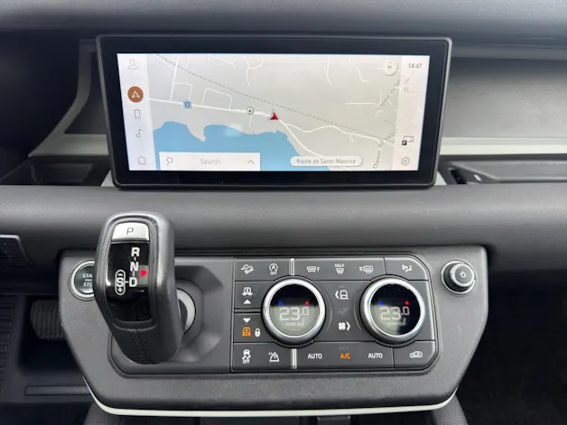 Land Rover Defender 90 P300 Si4 X-Dynamic SE AT8