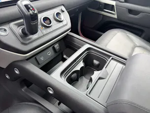 Land Rover Defender 90 P300 Si4 X-Dynamic SE AT8