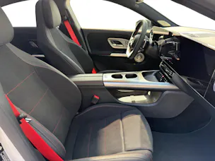 MERCEDES-BENZ CLA 220 8G-DCT 4Matic