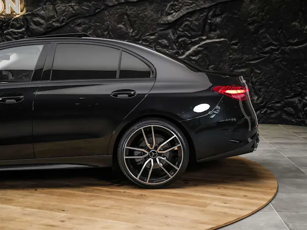 MERCEDES-BENZ C 220 d AMG Line*Werksgarantie*Panorama*20" Felgen*