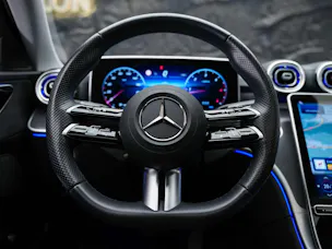 MERCEDES-BENZ C 220 d AMG Line*Werksgarantie*Panorama*20" Felgen*