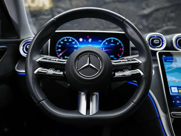MERCEDES-BENZ C 220 d AMG Line*Werksgarantie*Panorama*20" Felgen*