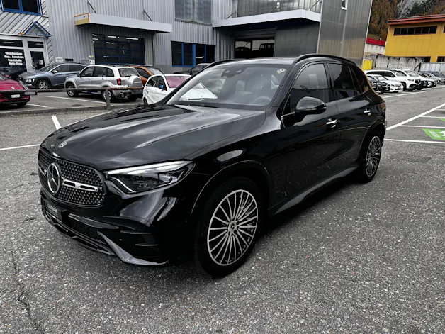 MERCEDES-BENZ GLC 300 AMG Line 4matic