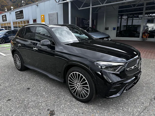 MERCEDES-BENZ GLC 300 AMG Line 4matic