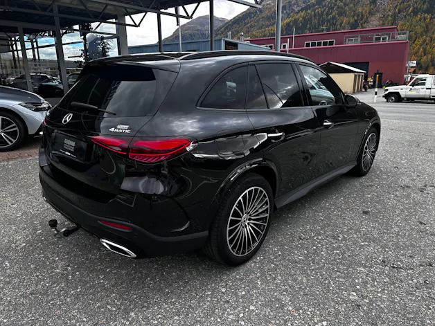 MERCEDES-BENZ GLC 300 AMG Line 4matic