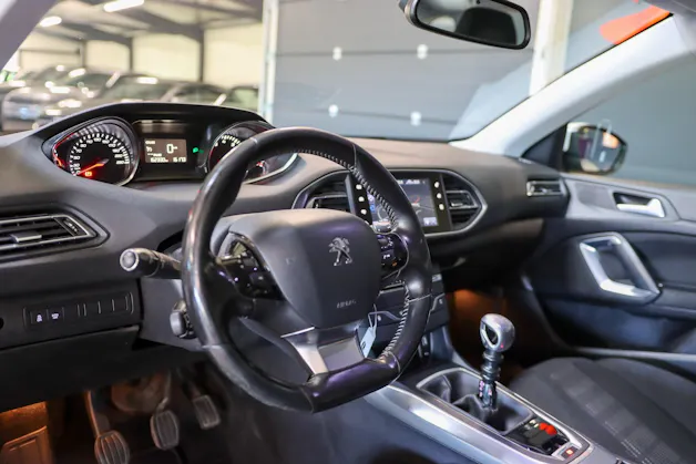 PEUGEOT 308 SW 1.2 THP Business