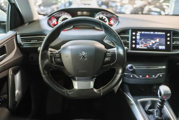 PEUGEOT 308 SW 1.2 THP Business