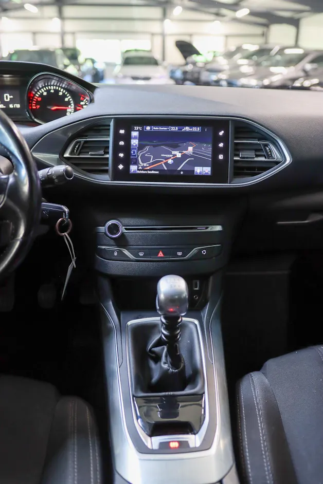 PEUGEOT 308 SW 1.2 THP Business