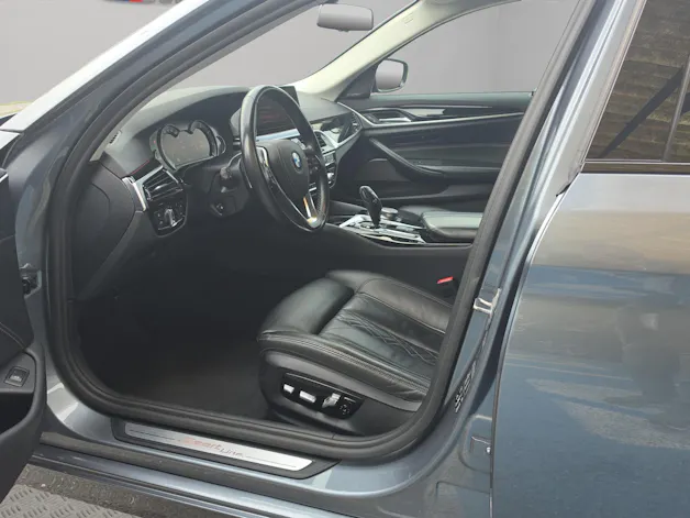 BMW 520d xDrive Touring Sport Line Steptronic
