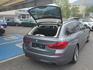 BMW 520d xDrive Touring Sport Line Steptronic