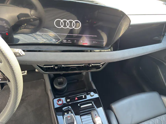 AUDI SQ6 e-tron quattro
