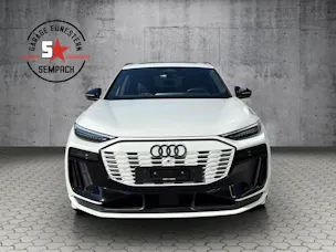 AUDI SQ6 e-tron quattro