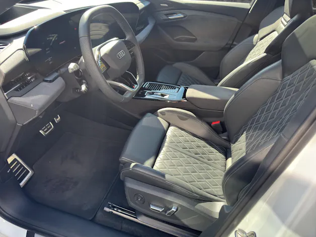 AUDI SQ6 e-tron quattro