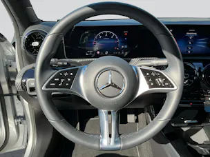 MERCEDES-BENZ A 180 d 8G-DCT