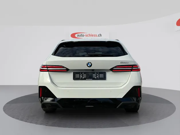 BMW 520 i Touring M Sport Shadow Line