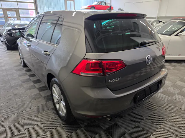 VW Golf 2.0 TDI Lounge DSG