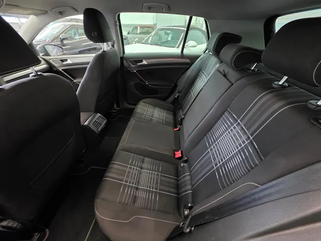 VW Golf 2.0 TDI Lounge DSG