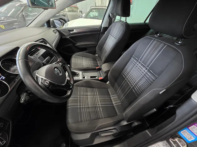 VW Golf 2.0 TDI Lounge DSG