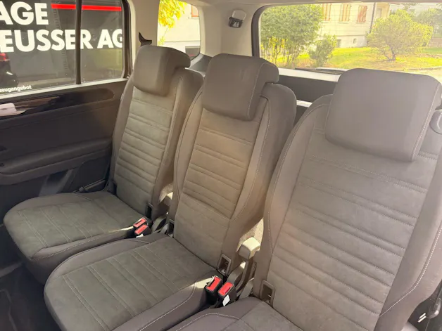 VW Touran 1.5 TSI HIGHLINE R-LINE *** 4 JAHRE VW WERKSGARANTIE ***