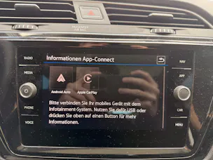 VW Touran 1.5 TSI HIGHLINE R-LINE *** 4 JAHRE VW WERKSGARANTIE ***