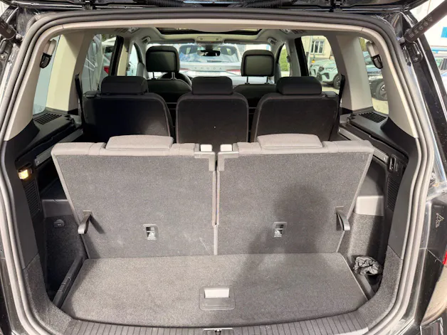 VW Touran 1.5 TSI HIGHLINE R-LINE *** 4 JAHRE VW WERKSGARANTIE ***