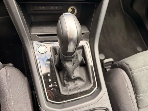 VW Touran 1.5 TSI HIGHLINE R-LINE *** 4 JAHRE VW WERKSGARANTIE ***