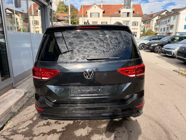 VW Touran 1.5 TSI HIGHLINE R-LINE *** 4 JAHRE VW WERKSGARANTIE ***