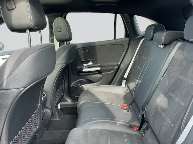MERCEDES-BENZ GLA 200 d 4M AMG Line