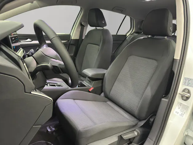 VW Golf 1.5 e TSI mHEV Basis DSG