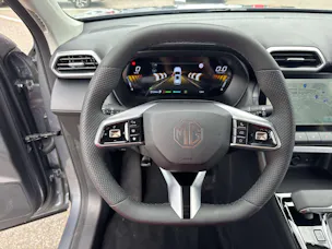 MG ZS 1.5 HEV Luxury Automat