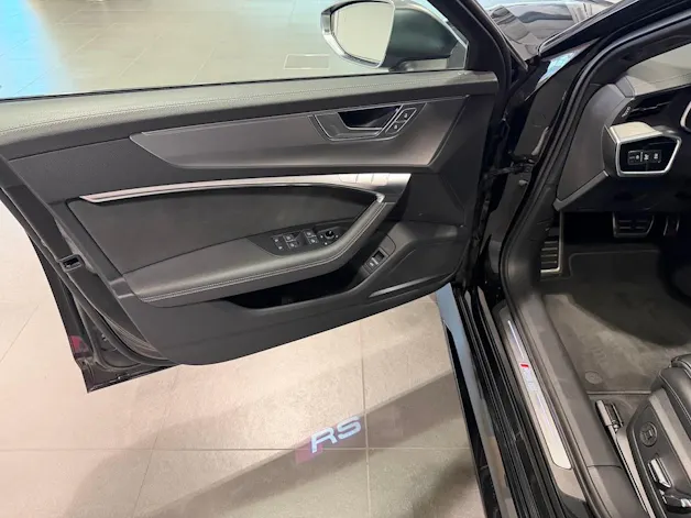 AUDI RS6 Avant 4.0 TFSI V8 quattro