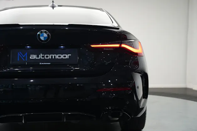 BMW M440i xDrive 48V Coupé Steptronic *CH-Fahrzeug**Carbon* *Harman Kardon*