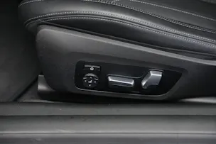 BMW M440i xDrive 48V Coupé Steptronic *CH-Fahrzeug**Carbon* *Harman Kardon*