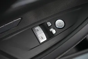 BMW M440i xDrive 48V Coupé Steptronic *CH-Fahrzeug**Carbon* *Harman Kardon*