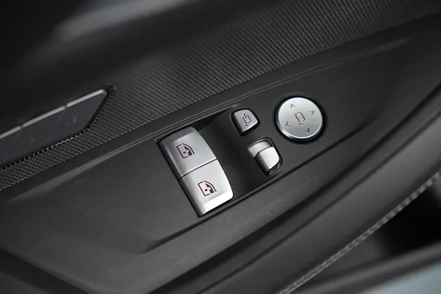 BMW M440i xDrive 48V Coupé Steptronic *CH-Fahrzeug**Carbon* *Harman Kardon*