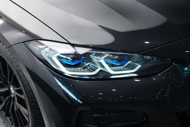 BMW M440i xDrive 48V Coupé Steptronic *CH-Fahrzeug**Carbon* *Harman Kardon*