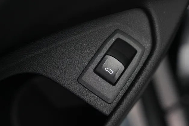 BMW M440i xDrive 48V Coupé Steptronic *CH-Fahrzeug**Carbon* *Harman Kardon*