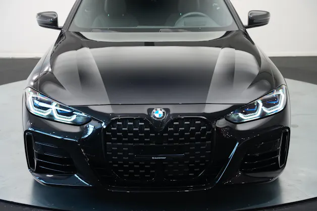 BMW M440i xDrive 48V Coupé Steptronic *CH-Fahrzeug**Carbon* *Harman Kardon*