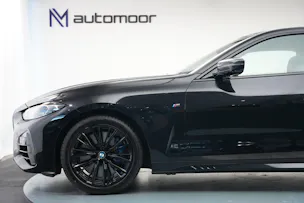 BMW M440i xDrive 48V Coupé Steptronic *CH-Fahrzeug**Carbon* *Harman Kardon*