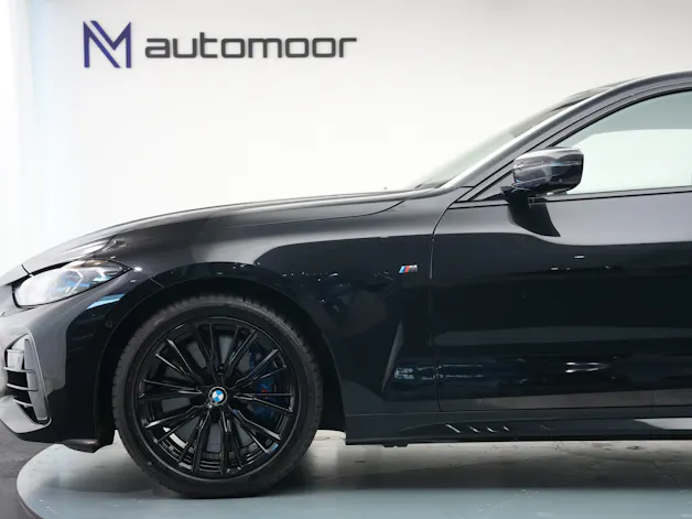 BMW M440i xDrive 48V Coupé Steptronic *CH-Fahrzeug**Carbon* *Harman Kardon*