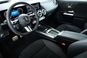 MERCEDES-BENZ GLA 250 AMG Line 4matic Swiss Star H247