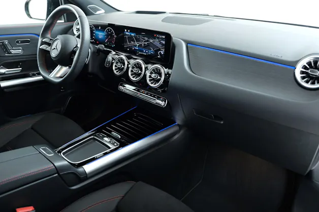 MERCEDES-BENZ GLA 250 AMG Line 4matic Swiss Star H247