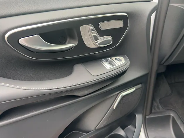 MERCEDES-BENZ V 300 d lang 4Matic Swiss Edition 9G-Tronic