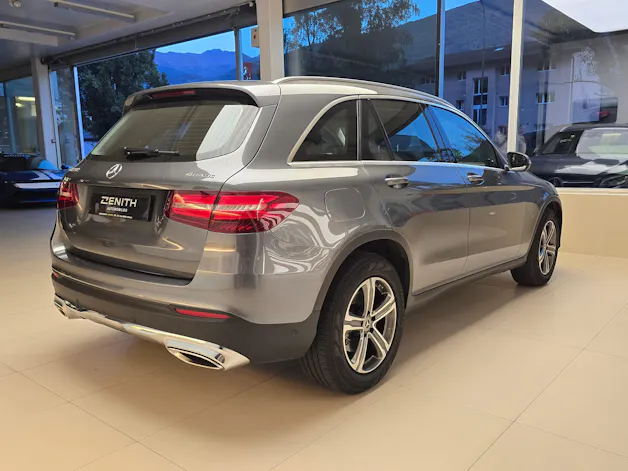 MERCEDES-BENZ GLC 250 AMG Line 4Matic 9G-Tronic