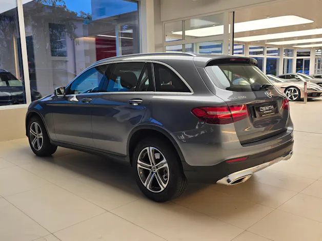 MERCEDES-BENZ GLC 250 AMG Line 4Matic 9G-Tronic