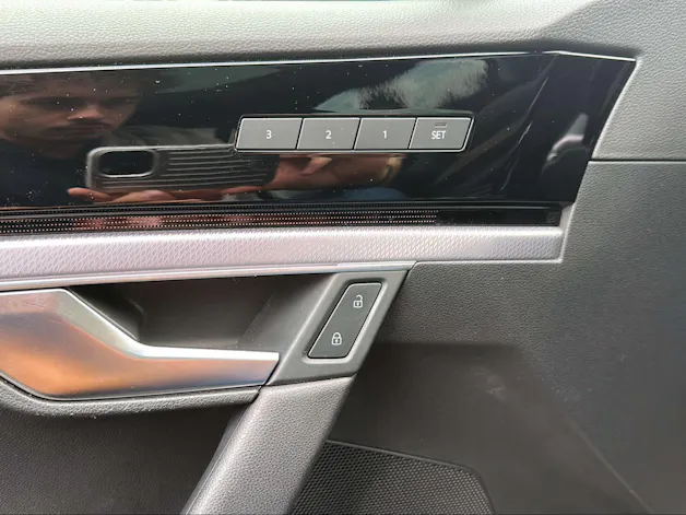 VW Touareg 75 Edition R-Line 3.0TDI 286PS 4Motion / CH-Modell mit Gratisservice / Top Ausstattung