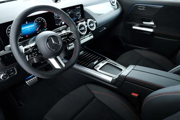MERCEDES-BENZ GLA 200 AMG Line Night Star H247