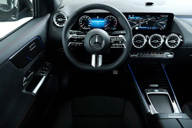 MERCEDES-BENZ GLA 200 AMG Line Night Star H247