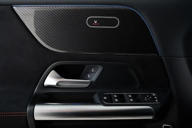 MERCEDES-BENZ GLA 200 AMG Line Night Star H247