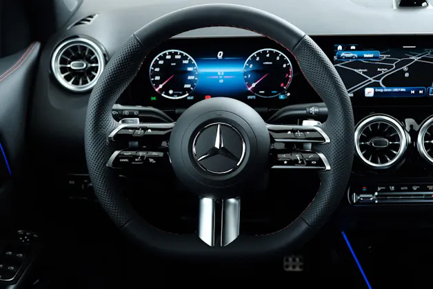 MERCEDES-BENZ GLA 200 AMG Line Night Star H247
